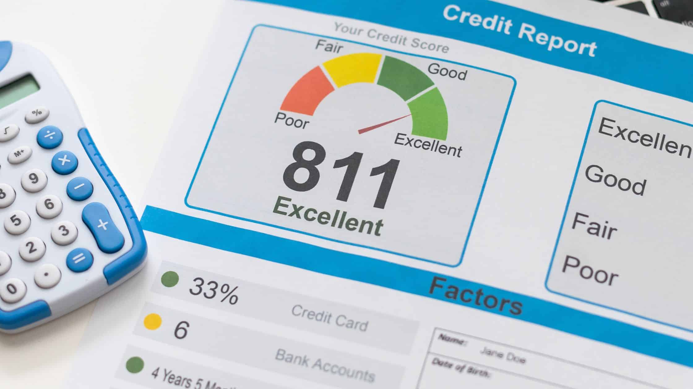 Build credit score report showing excellent 811 rating, with calculator and financial factors displayed.